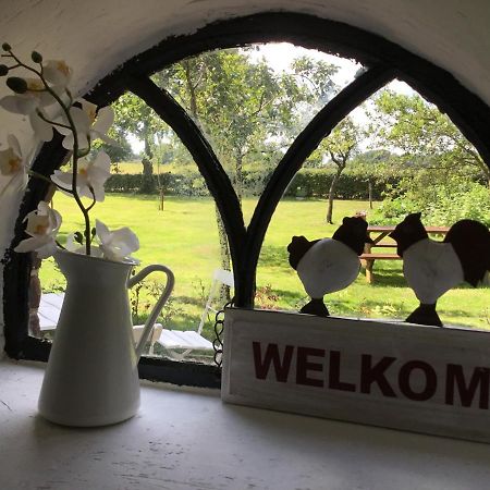 Landelijk Gelegen Huisje Op Erf Veeningen Bagian luar foto