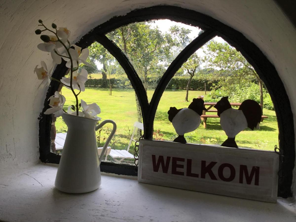 Landelijk Gelegen Huisje Op Erf Veeningen Bagian luar foto